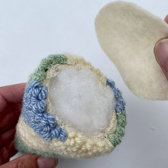 how-to-make-punch-needle-winter-trees_step_11_attaching_base.jpg?sw=554&q=85