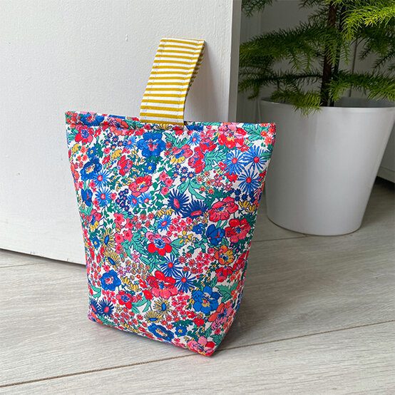 joules-door-stop-14.jpg?sw=554&q=85