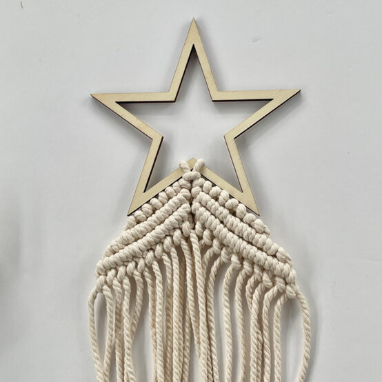 idea%5Fmacrame%2Dchristmas%2Dtrees%5Fstep7.jpg?sw=554&q=85