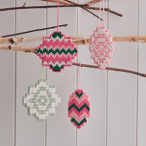 idea%5Fpastel%2Dthemed%2Dprojects%2Dto%2Dmake%2Dthis%2Dchristmas%5Fbargello.png?sw=554&q=85