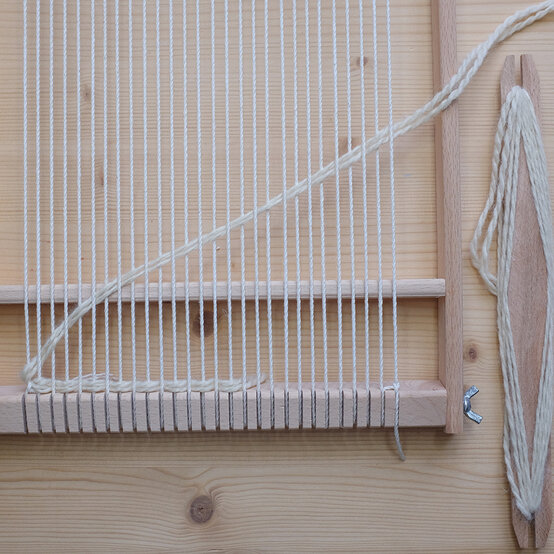 how_to_make_-a_floral_weave_06.jpg?sw=554&q=85