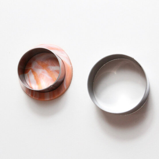 marbled-fimo-jewellery-3.jpg?sw=554&q=85