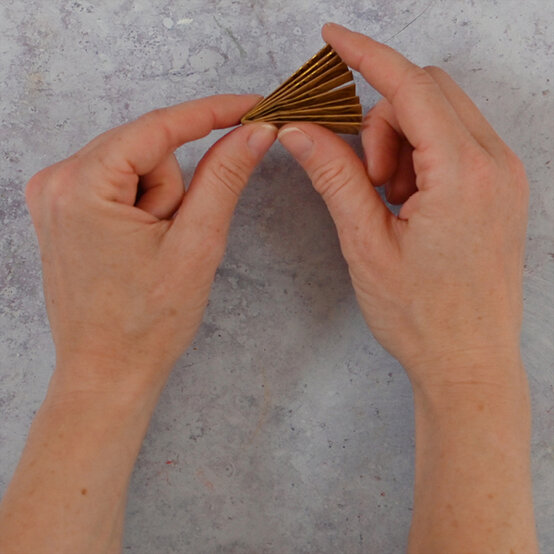 diwali-diya-lamp-card-4a.jpg?sw=554&q=85