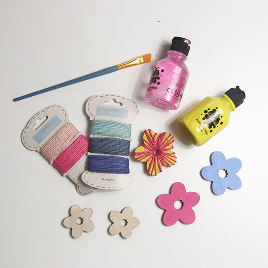 wooden-flower-decorations_in-progress.jpg?sw=554&q=85