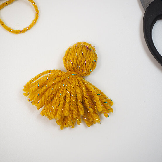 sewing-festive-quilt-11.jpg?sw=554&q=85