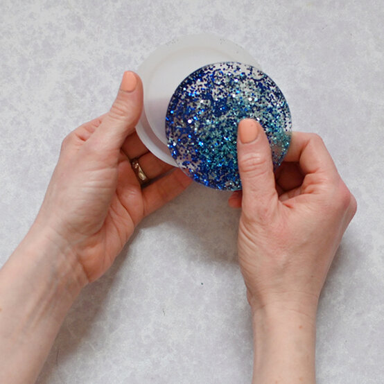 how_to_make_glitter_resin_coasters_12.jpg?sw=554&q=85