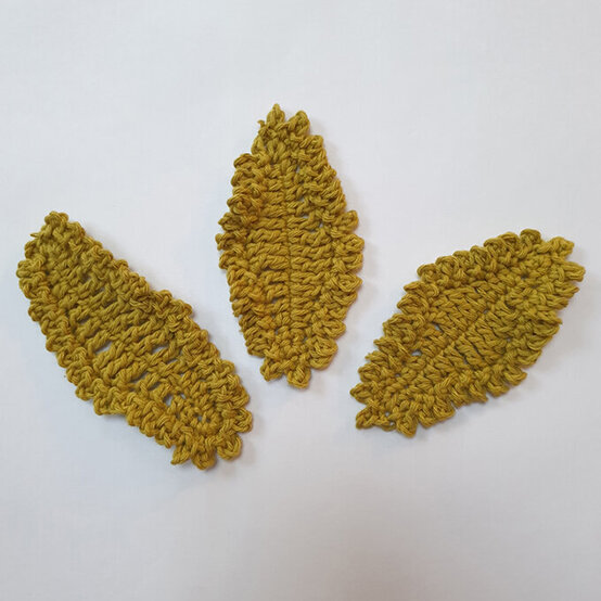 how_to_crochet_a_summer_garden_wreath_poppy-leaves.jpg?sw=554&q=85