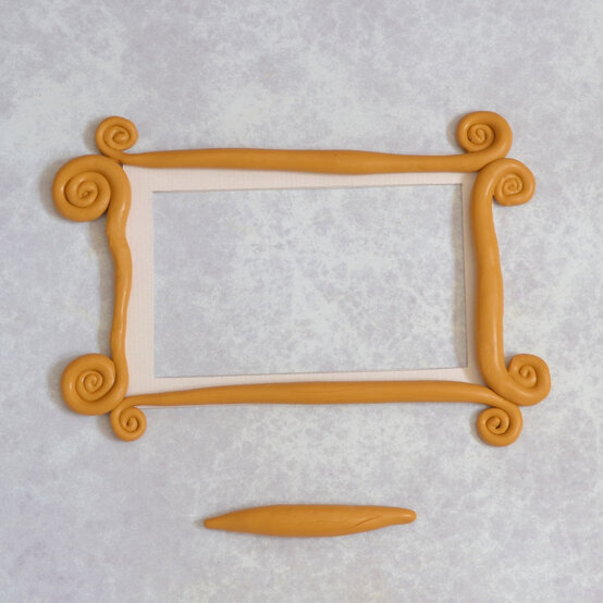 friends-fimo-frame7.jpg?sw=554&q=85