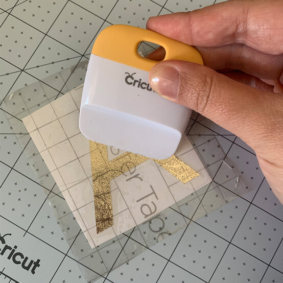 personalised-mug_step11.jpg?sw=554&q=85