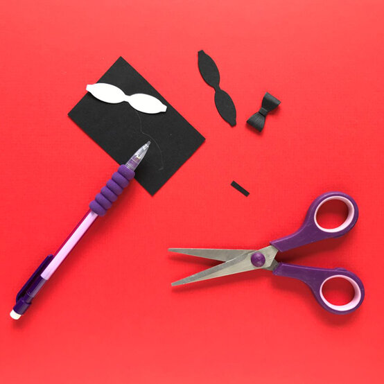 idea_mr-and-mr-wedding-card_step4.jpg?sw=554&q=85