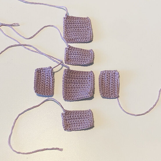 Tiny%5FFriends%5FChristmas%2Dpresents1.JPG?sw=554&q=85