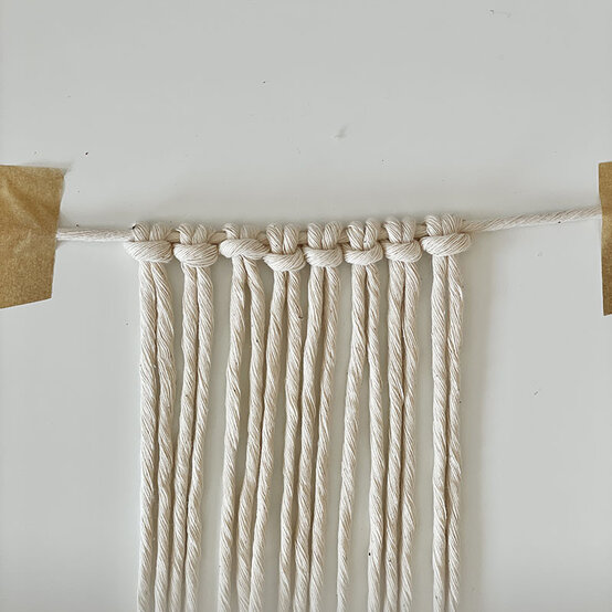 How-to-Make-a-Macrame-Wreath_Step%201.jpeg?sw=554&q=85