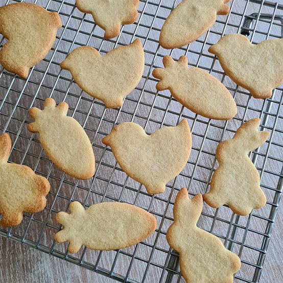 easter-biscuits-1b.jpg?sw=554&q=85