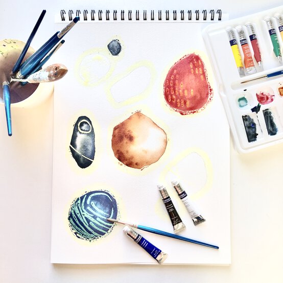 how-to-create-abstract-watercolour-pebbles_step6.jpg?sw=554&q=85