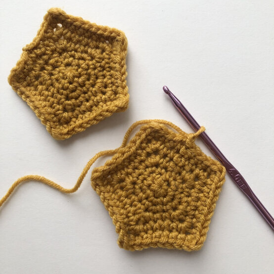 Christmas-stash-busting-ideas_Star6.jpg?sw=554&q=85