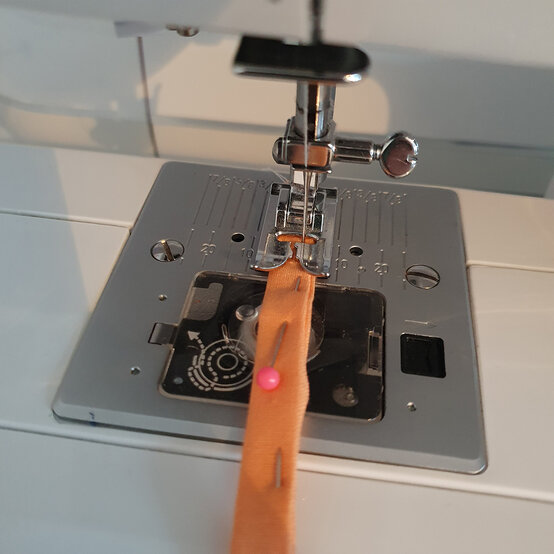 cricut-how-to-make-a-penant-flag-step7.2.jpg?sw=554&q=85