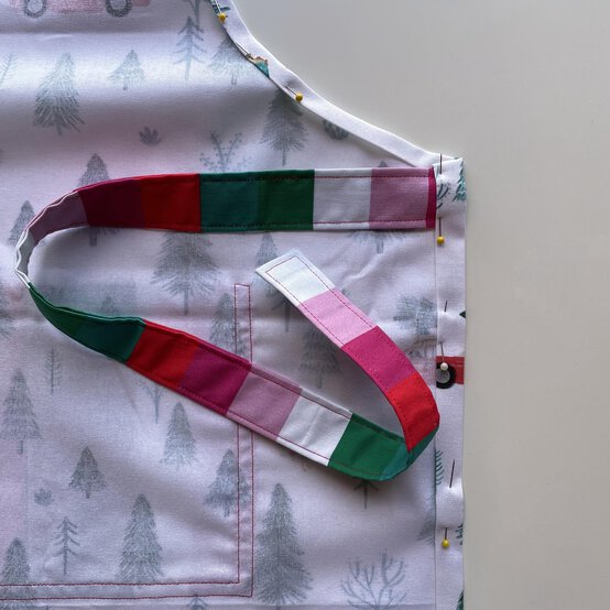 how-to-sew-an-apron_step20.jpg?sw=554&q=85
