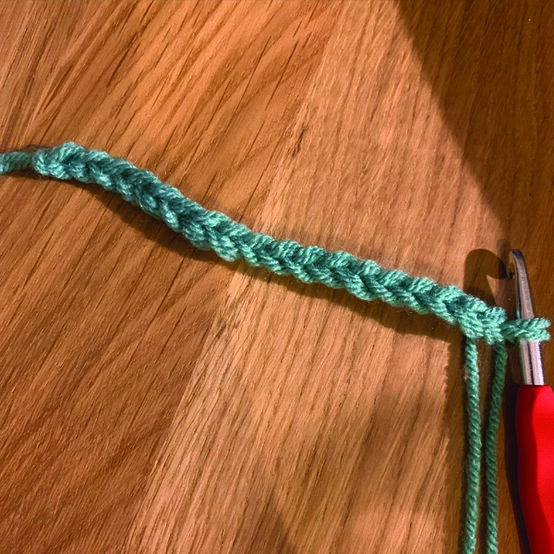 idea_How-to-Crochet-an-Amigurumi-Bear_Brim_Start.jpg?sw=554&q=85