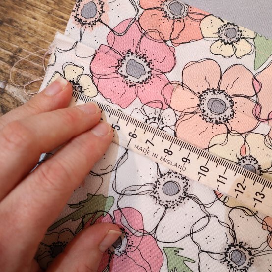 cutlery-roll_step3_4.jpg?sw=554&q=85