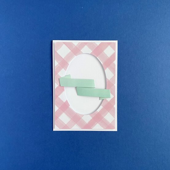 Idea_how-to-make-an-easter-aperture-card_step6a.jpg?sw=554&q=85