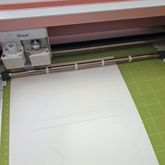 Birthday%20Bunting_Step10.jpg?sw=554&q=85