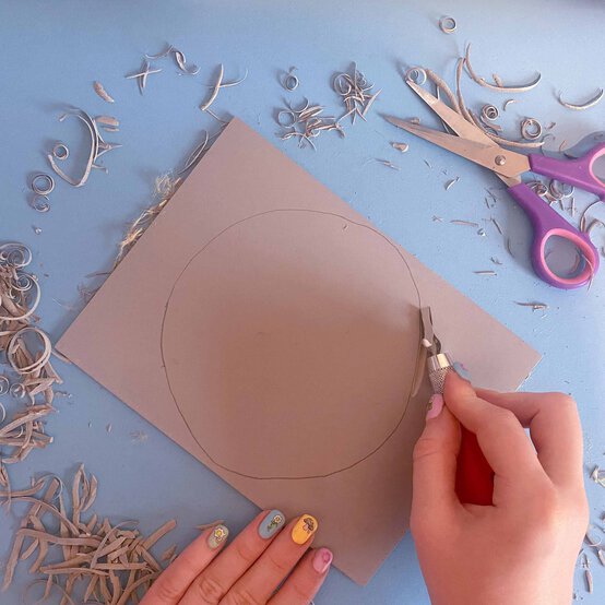 Idea_how-to-make-a-lino-print-stocking_step6a.jpg?sw=554&q=85