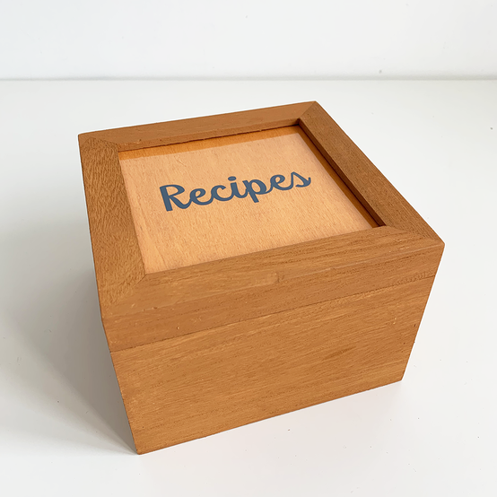 cricut_how_to_make_a_personalised_baking_hamper_cricut-recipe-box_step-3_1.png?sw=554&q=85
