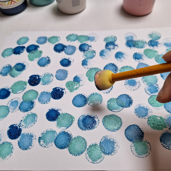 idea_paper-winter-bobble-hat_step2b.jpg?sw=554&q=85