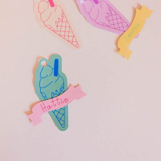 how-to-make-ice-cream-van-party-bags_4-tags.jpg?sw=554&q=85