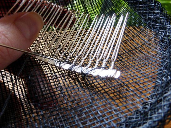 fascinator-step-1b.jpg?sw=554&q=85