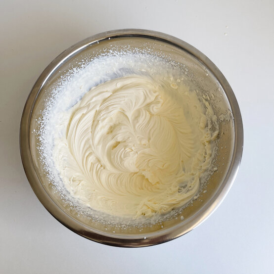 idea_christmas-botanical-yule-log_step14.jpg?sw=554&q=85