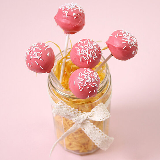 cake-pops.jpg?sw=554&q=85