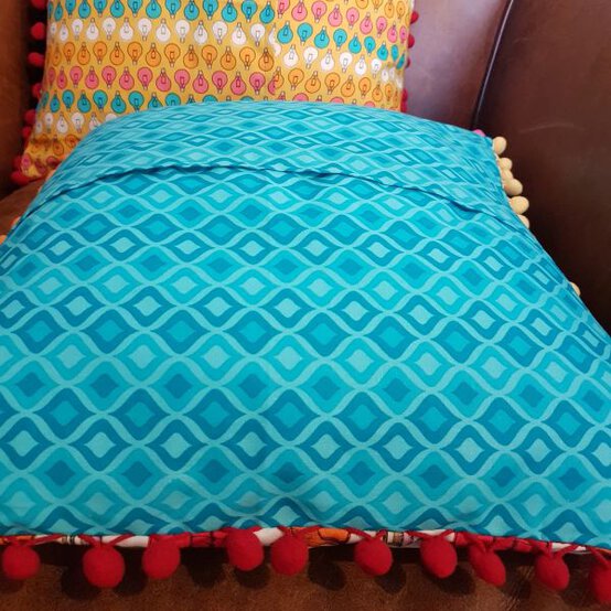 retro_cushion_threads_step_9.jpg?sw=554&q=85