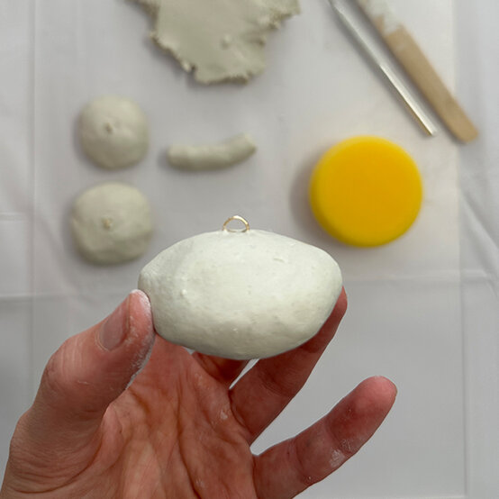 how%2Dto%2Dmake%2Da%2Dclay%2Dmushroom%5Fstep%2D2.jpg?sw=554&q=85