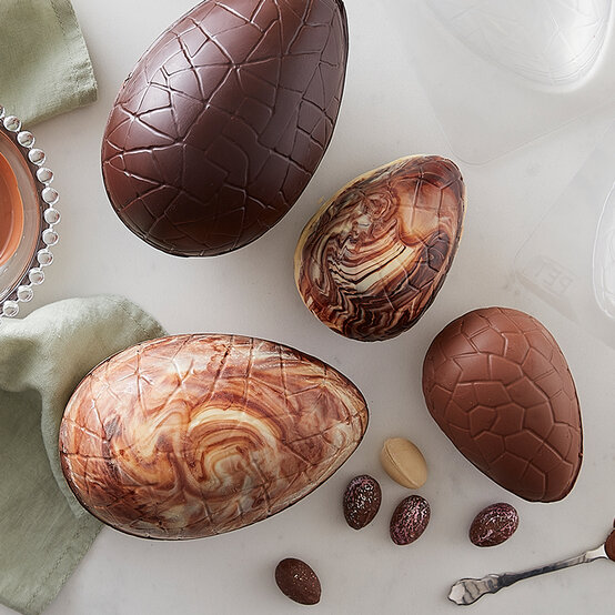how-to-make-marbled-chocolate-eggs.jpg?sw=554&q=85