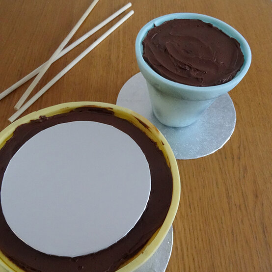 plant-pot-bunny-cake-30.jpg?sw=554&q=85