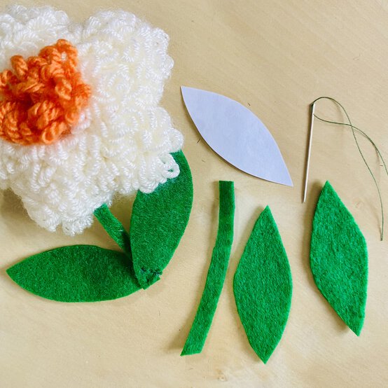 spring_mobile_flower_leaves_10.jpeg.jpg?sw=554&q=85