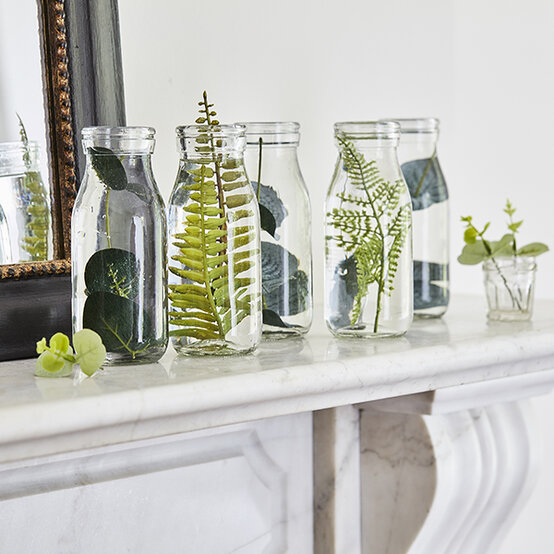 10-quick-christmas-home-decor-ideas5.jpg?sw=554&q=85