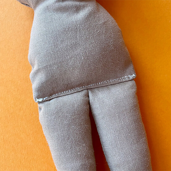 how%2Dto%2Dsew%2Da%2Ddoll%5Fstep%2D3d.jpg?sw=554&q=85