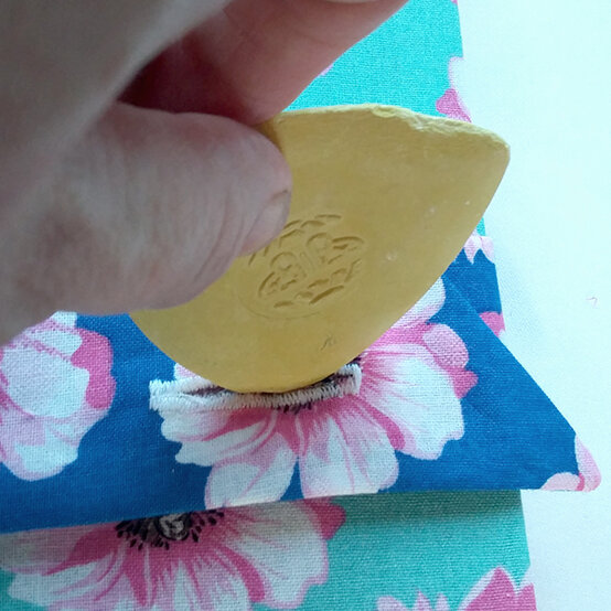 notebook-strap-step7.jpg?sw=554&q=85