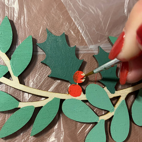 idea_Glowforge-Botanical-Christmas-Wreath_Step10a.jpg?sw=554&q=85