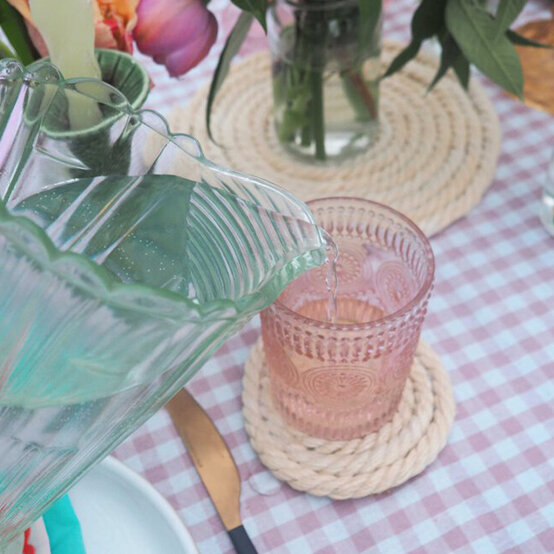 idea_personalised-wedding-decorations_coaster.jpg?sw=554&q=85