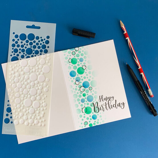 idea_stencilled-happy-birthday-card_step5.jpg?sw=554&q=85