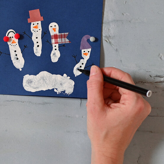 Idea_kids-christmas-cards-to-make_step1e.jpg?sw=554&q=85