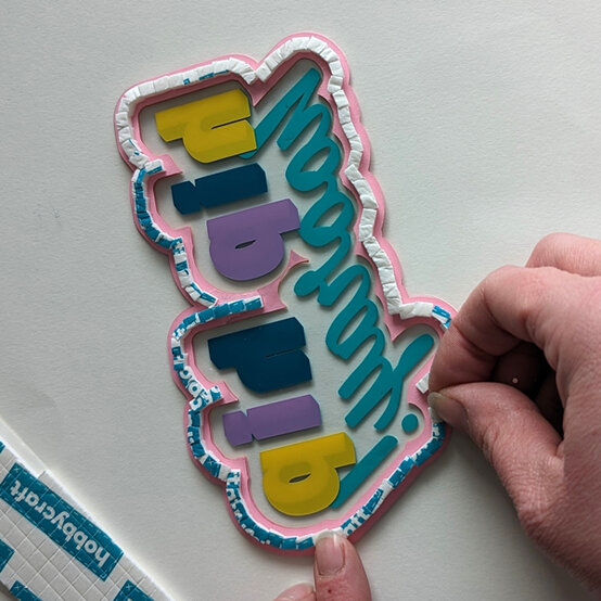 idea_cricut-how-to-make-a-shaker-cake-topper_step7b.jpg?sw=554&q=85