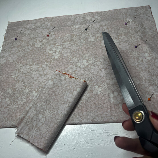 idea%5Fhow%2Dto%2Dsew%2Da%2Dquilted%2Dlaptop%2Dbag%5Fstep1c.jpg?sw=554&q=85