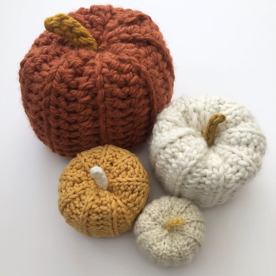 how-to-crochet-a-collection-of-pumpkins-step-1.jpg?sw=554&q=85