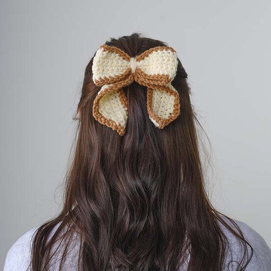 ideas%5Fautumn%2Dstash%2Dbusting%2Dprojects%5Fhair%2Dbow.jpg?sw=554&q=85