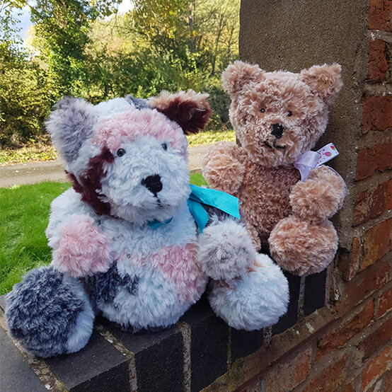 artisan-jill-williams-hand-knitted-teddy-bears.jpg?sw=554&q=85