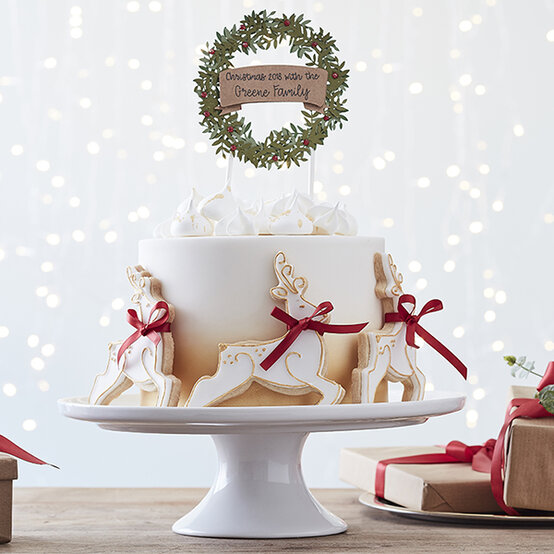 baking-lucy-bruns-gold-cake-square.jpg?sw=554&q=85